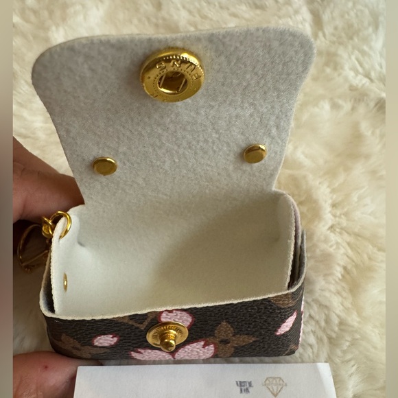 Handmade Louis Vuitton key holders - Picture 5 of 8